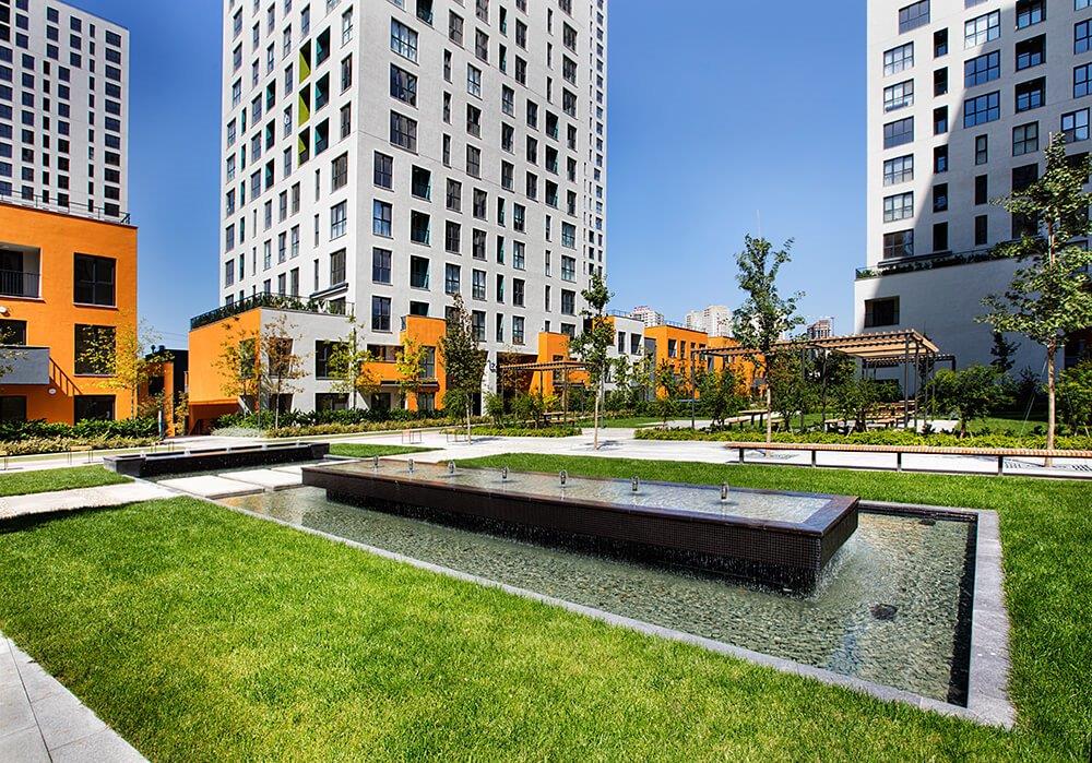 A destination for heights admires